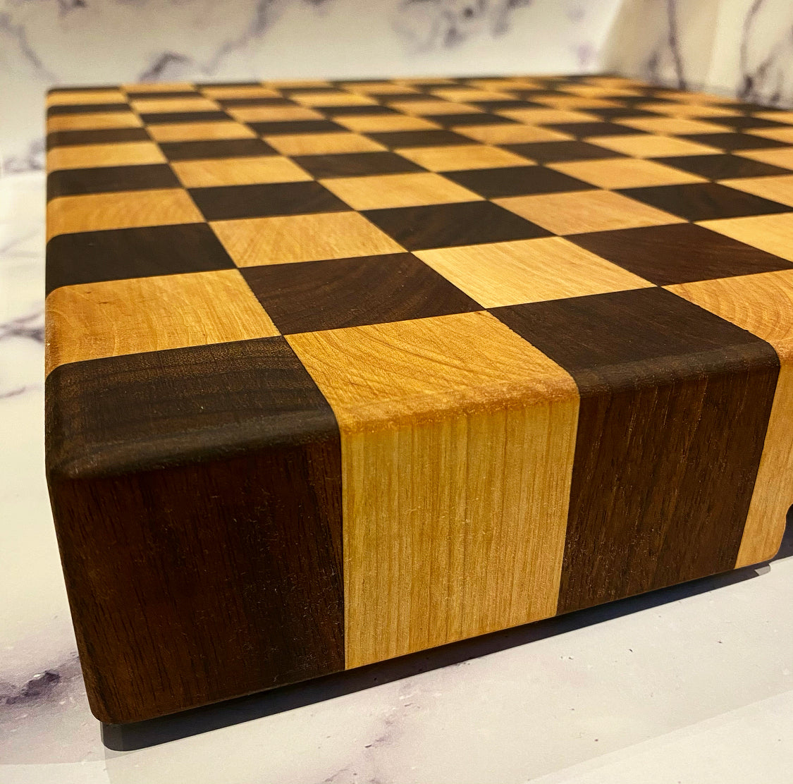 Household kitchen checkerboard solid wood cutting board, ebony/oak